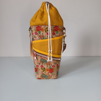 Porte gourde en liège avec poche téléphone et zip monnaie